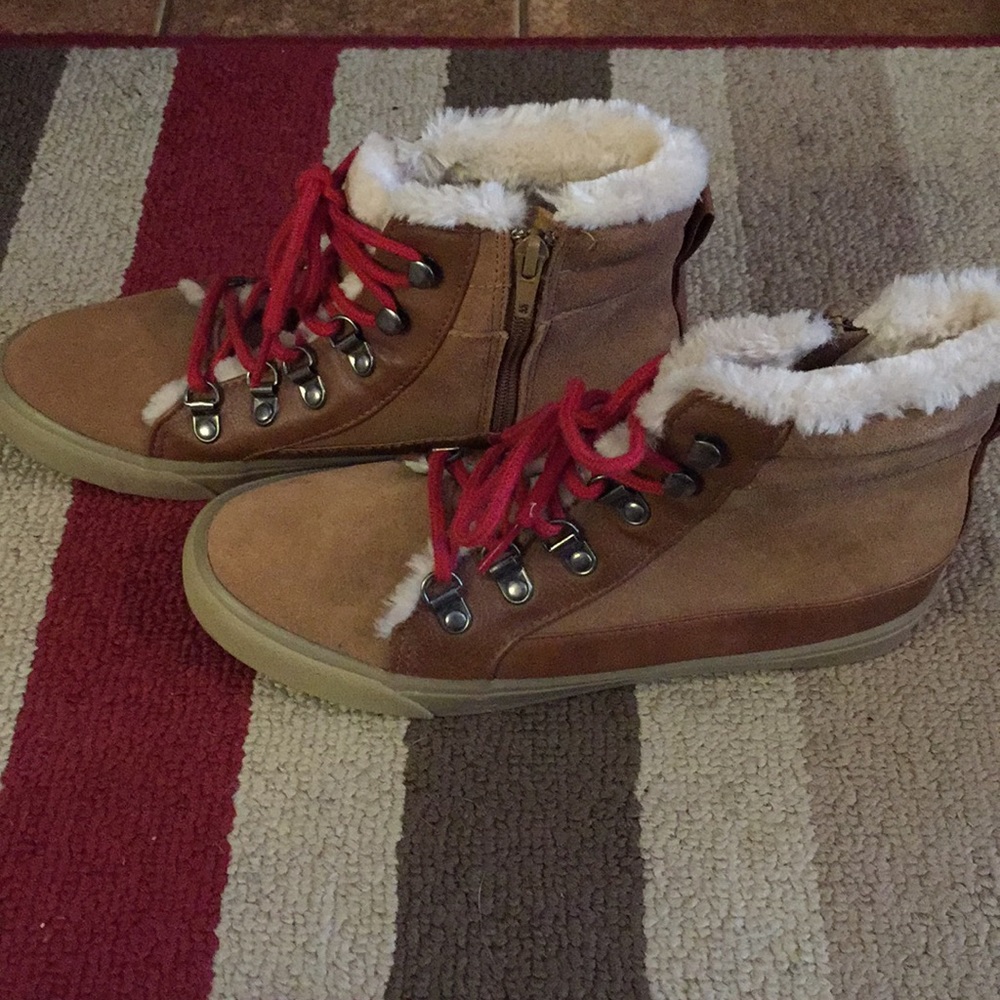 American Eagle booties